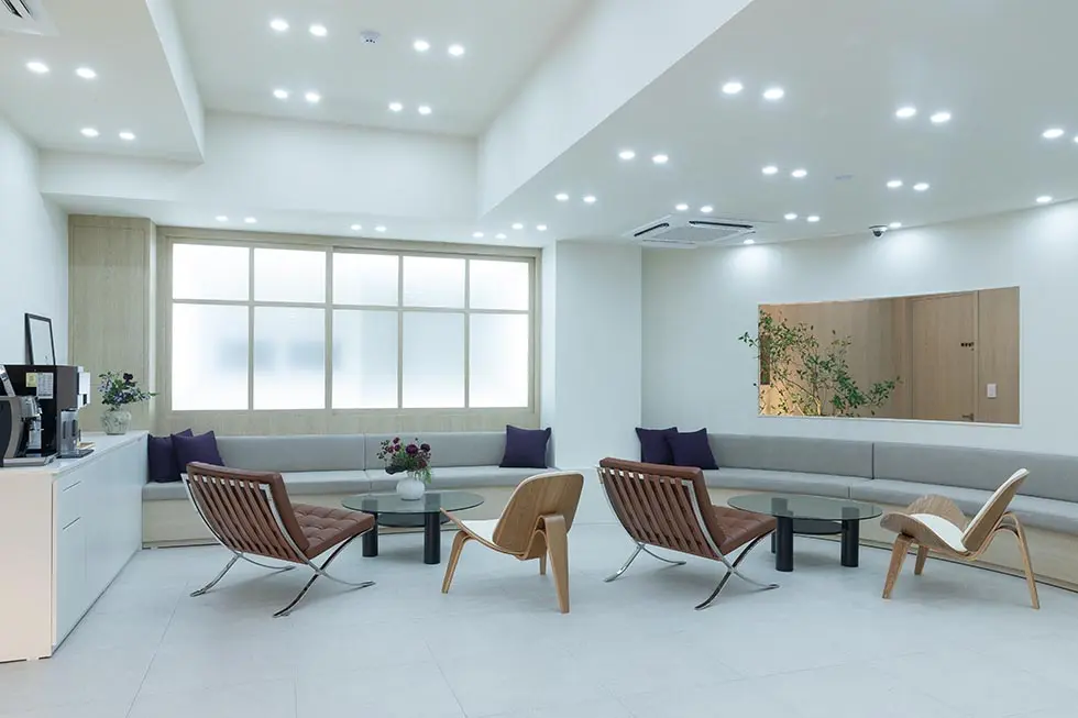 Modern Lydian Clinic waiting lounge in Seoul